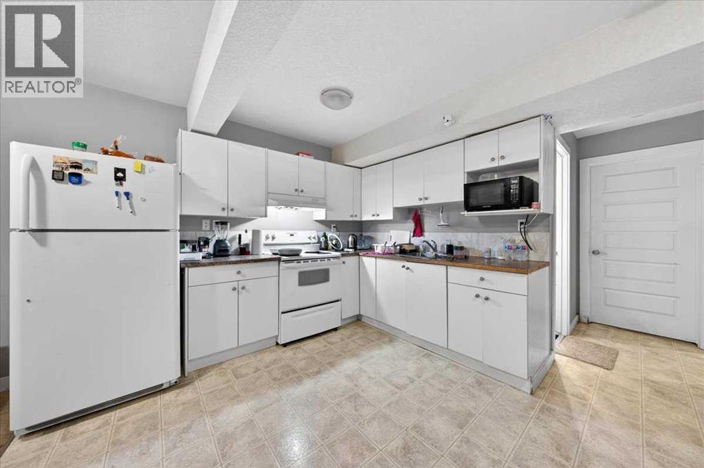 72 Redstone Drive NE - 47