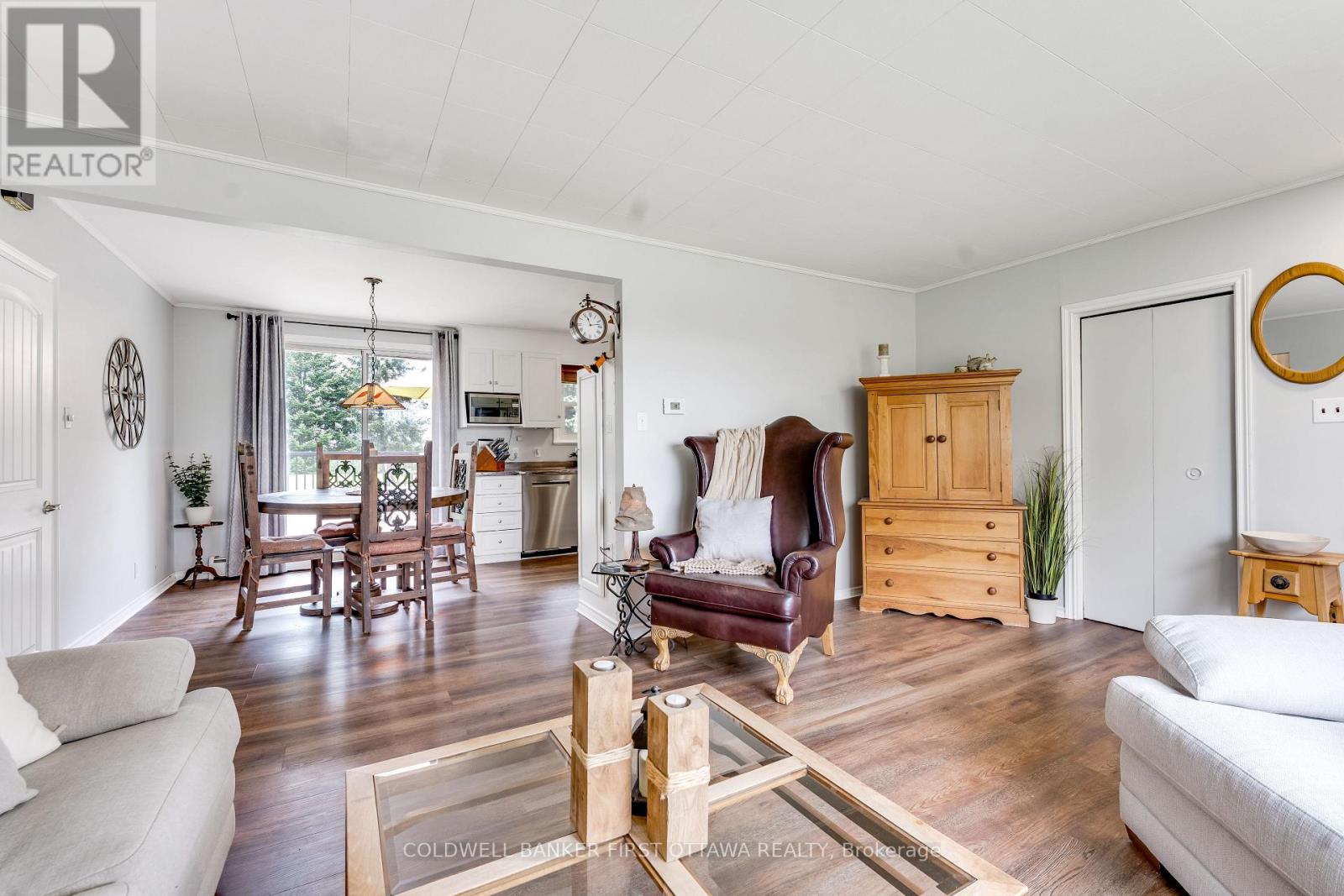 114 MORRIS ROAD S - Image 13
