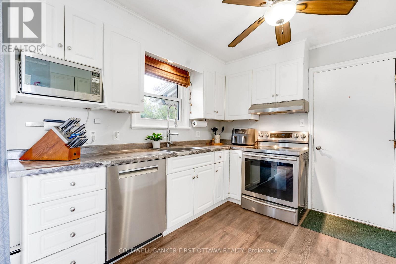 114 MORRIS ROAD S - Image 17