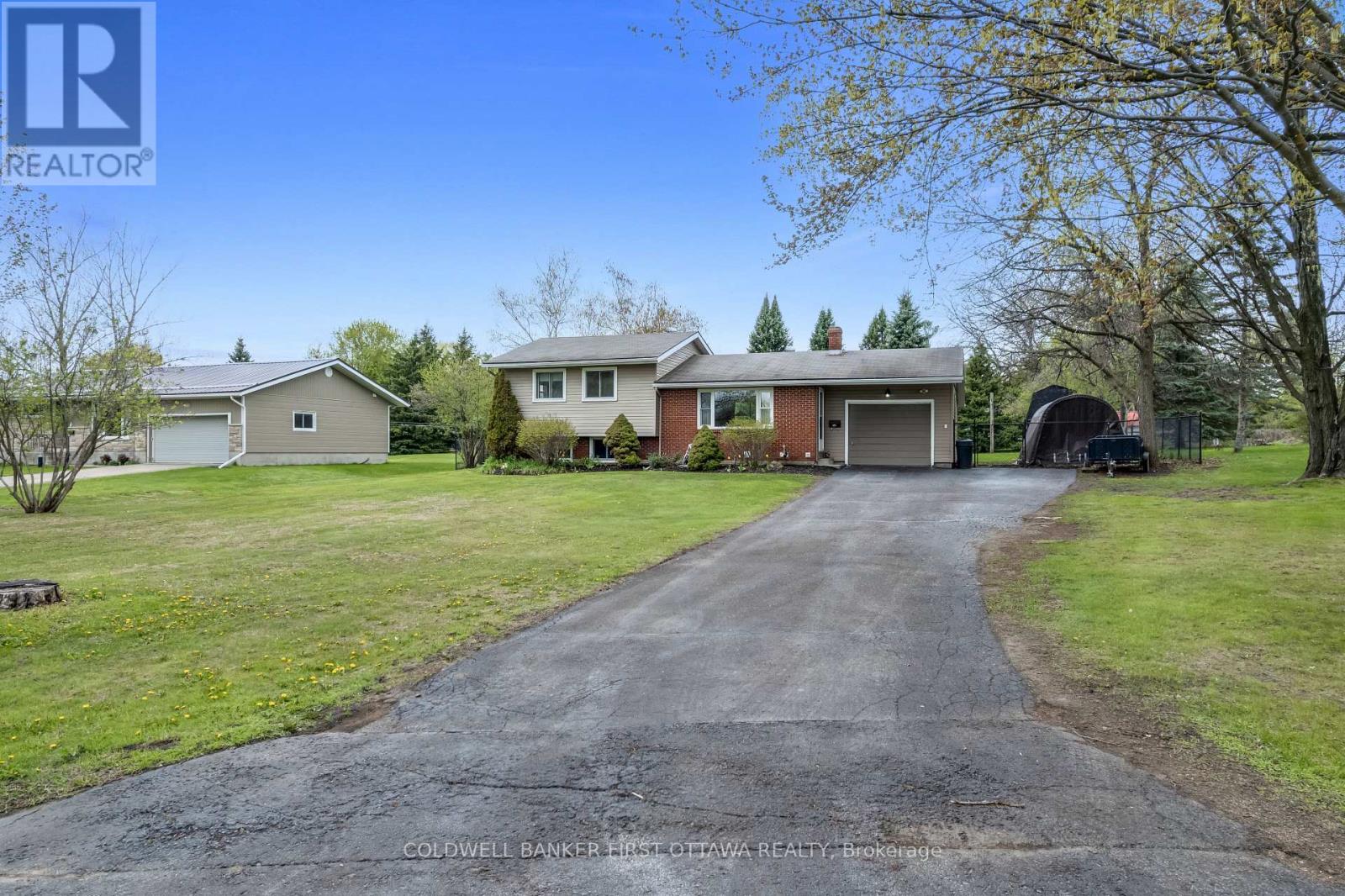 114 MORRIS ROAD S - 2