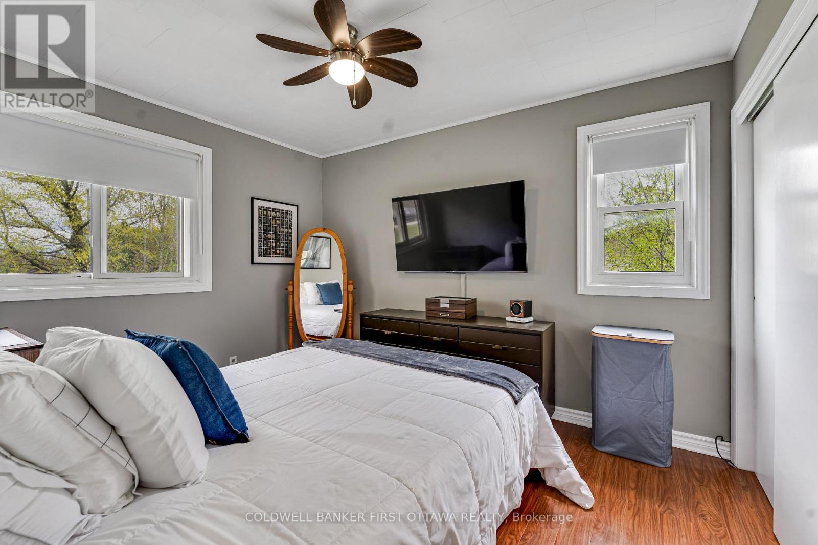 114 MORRIS ROAD S - Image 22