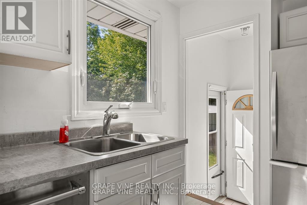 3 Bed, 2 Bath House for Rent in Ottawa – 104 ORIOLE AVENUE, Ottawa – MLS# X13617860 - Image 7