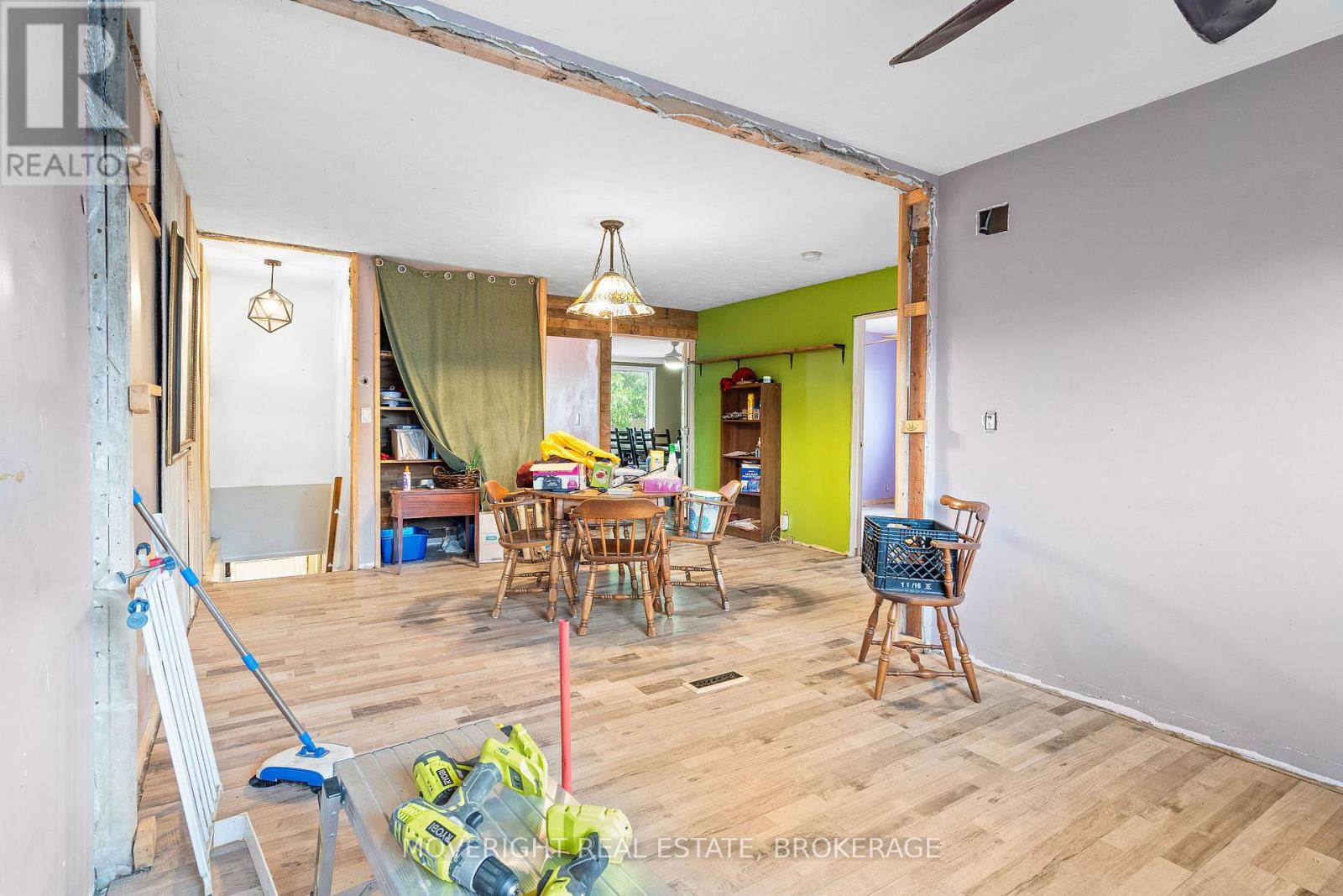 12 A THIRD AVE LOUTH AVENUE - 19