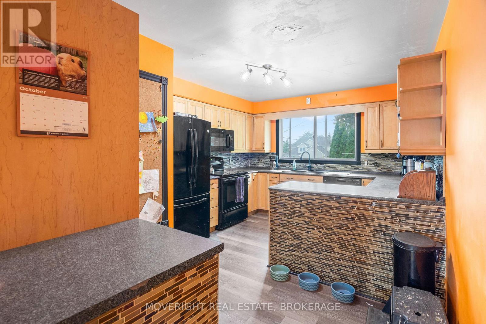 12 A THIRD AVE LOUTH AVENUE - 21