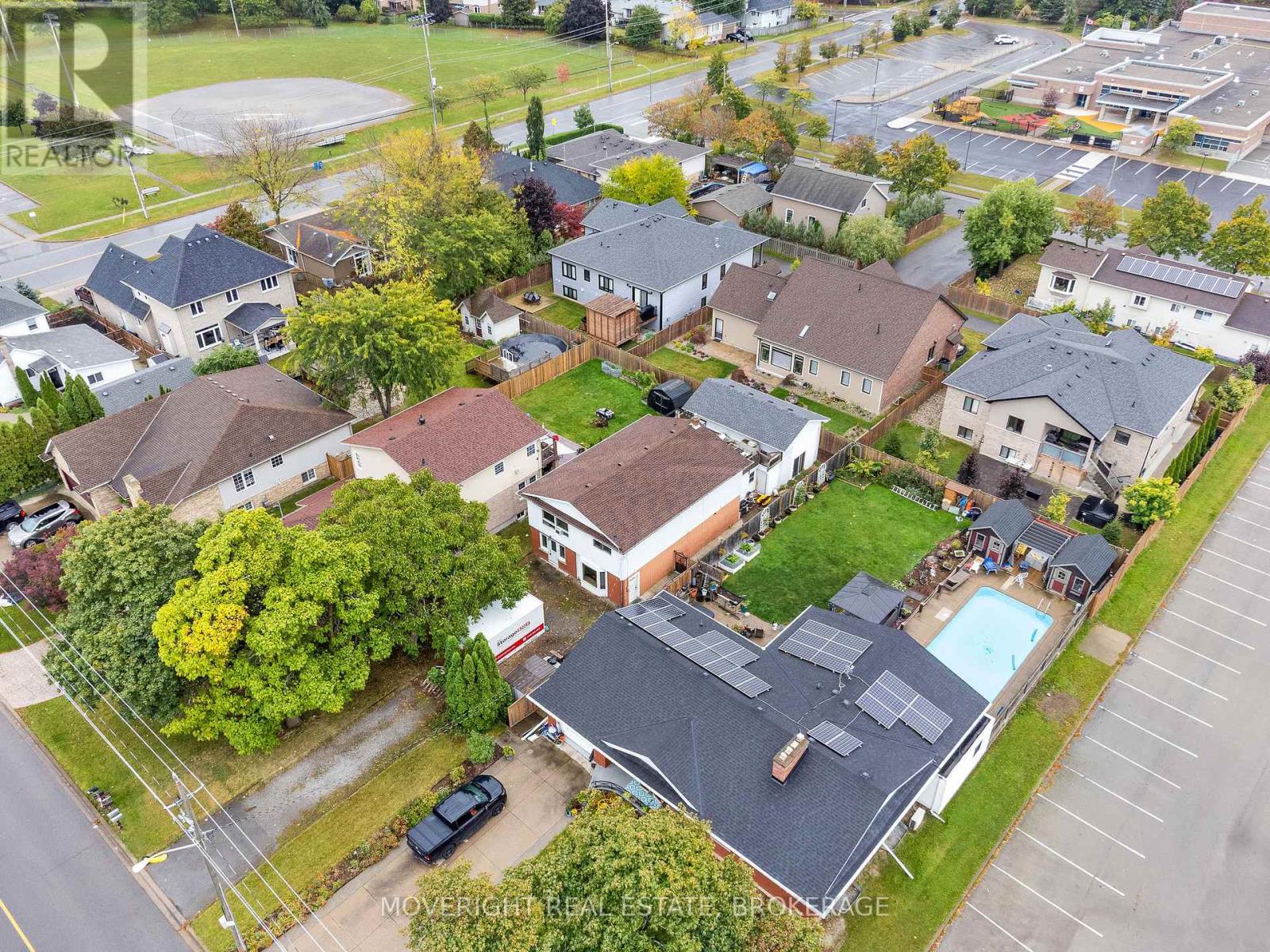 12 A THIRD AVE LOUTH AVENUE - 33