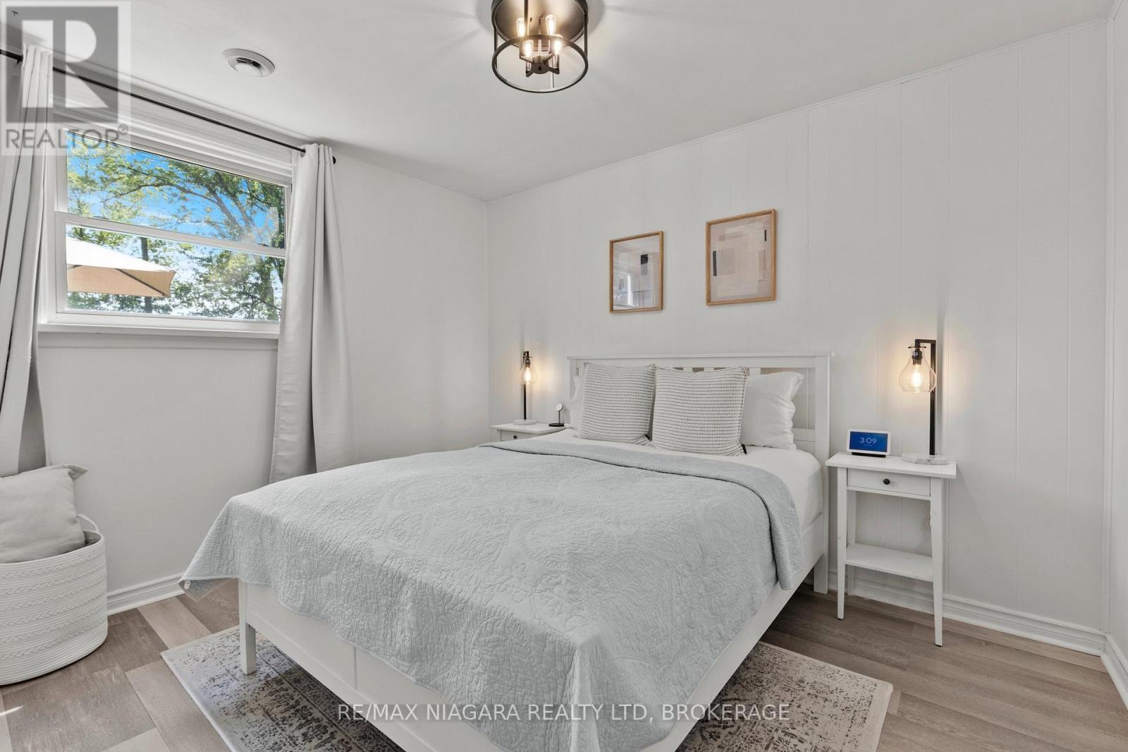 38 ALEXANDRA BOULEVARD - Image 19