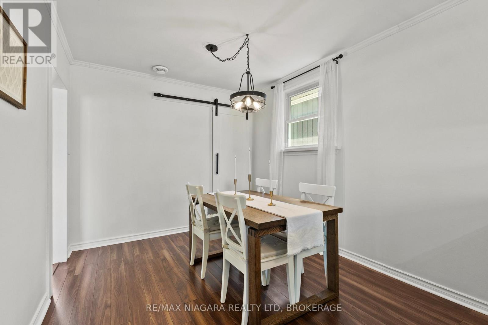 38 ALEXANDRA BOULEVARD - Image 22