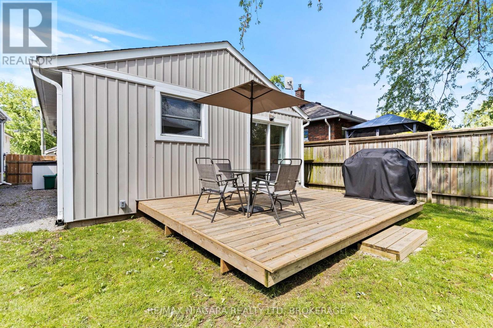 38 ALEXANDRA BOULEVARD - Image 28