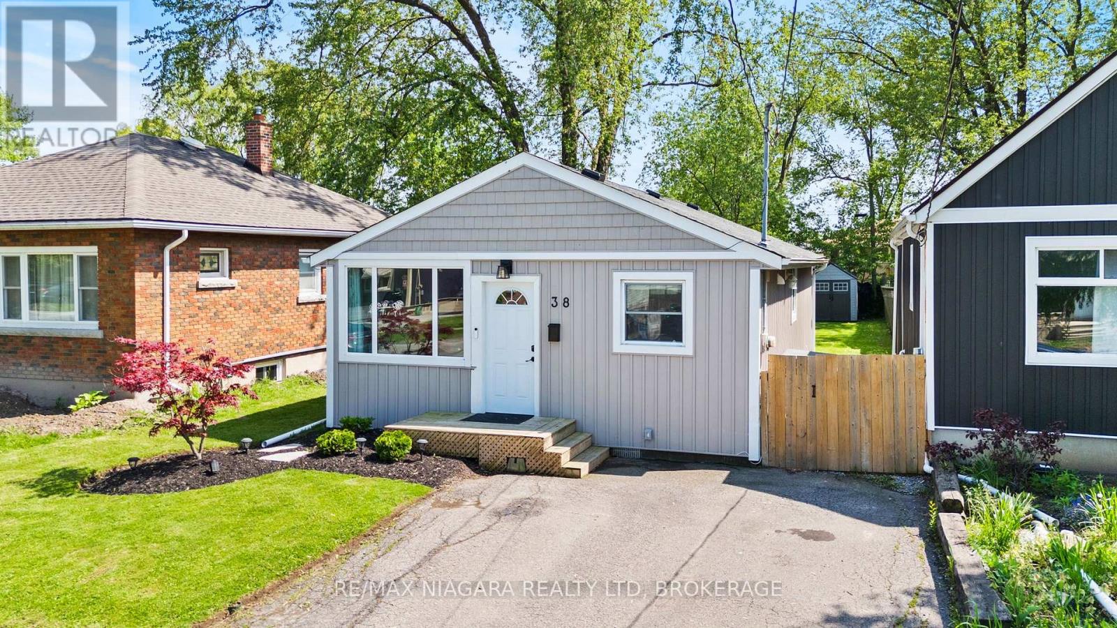 38 ALEXANDRA BOULEVARD - 29