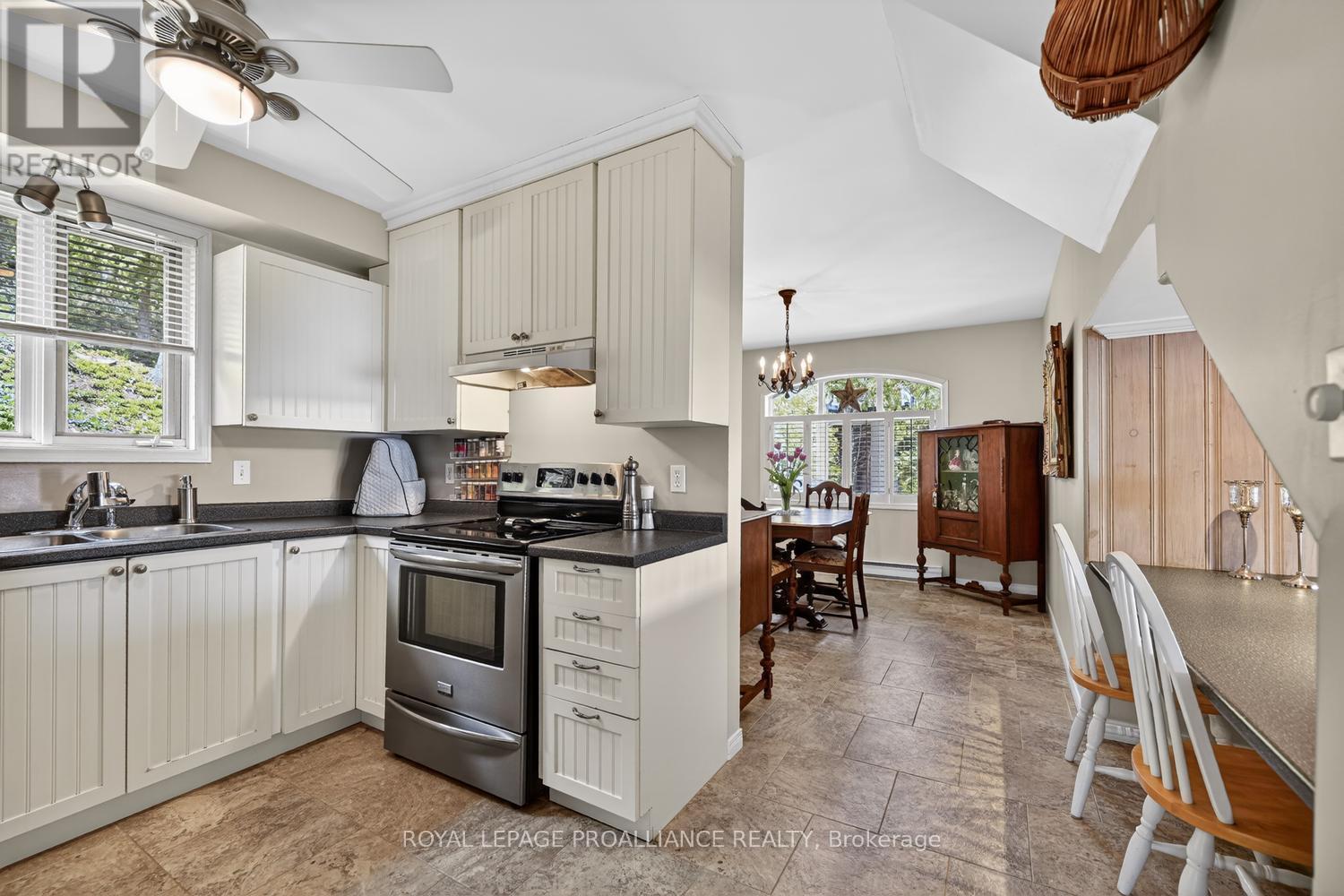 233 BROCKMERE CLIFF DRIVE - Image 24