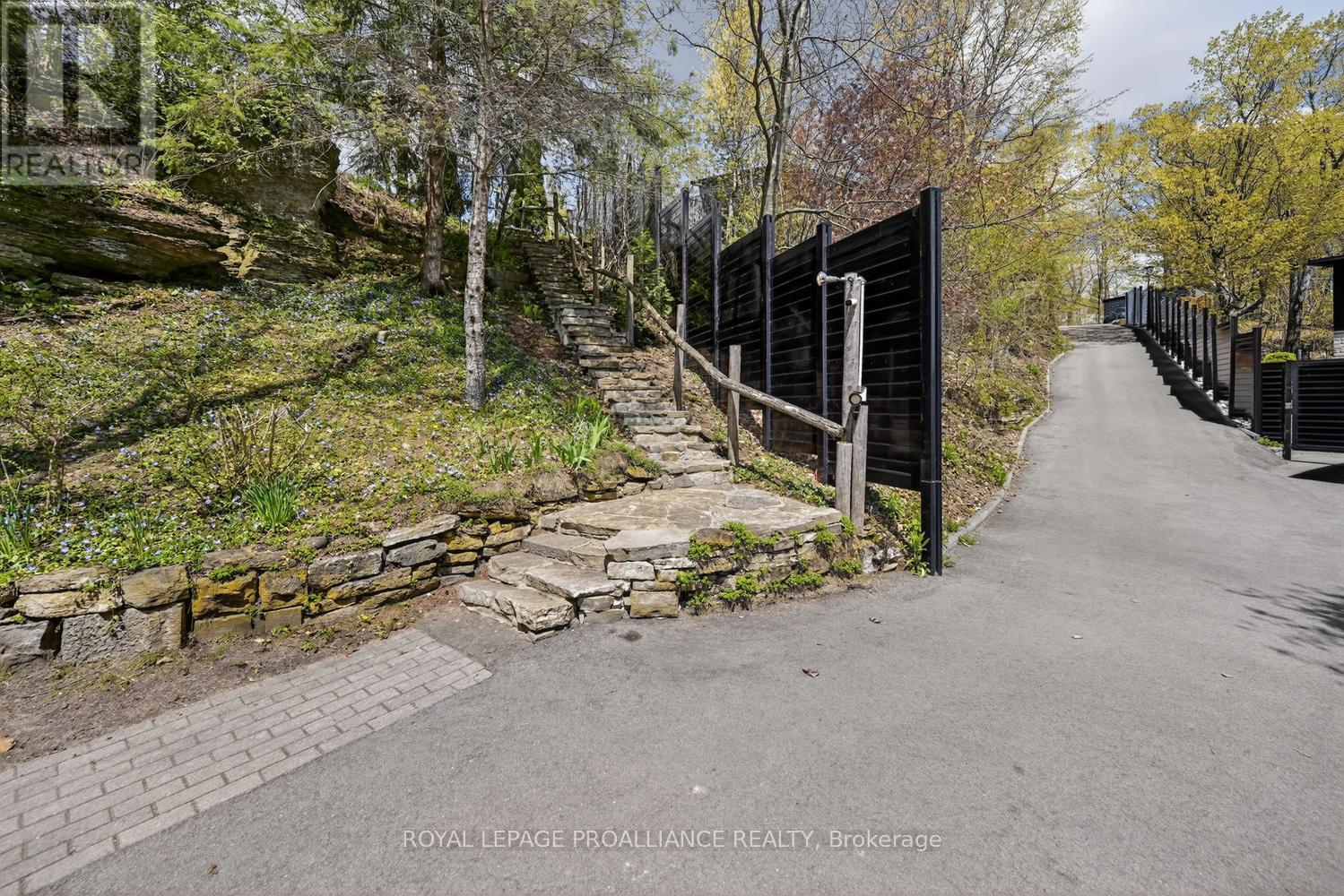 233 BROCKMERE CLIFF DRIVE - Image 43