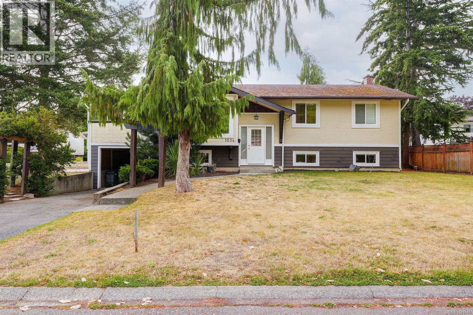  1534 Edgemont Road, Saanich