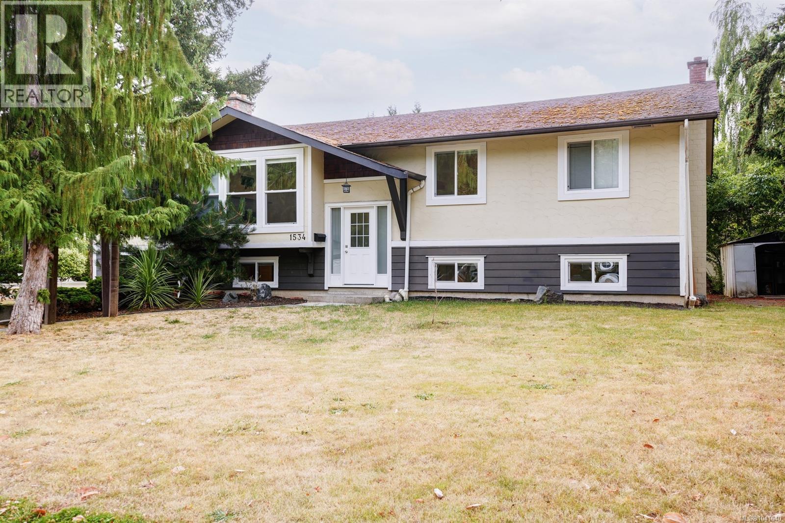  1534 Edgemont Road, Saanich