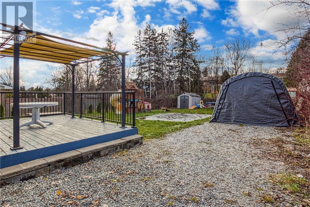 1607 Carling Crescent - 21