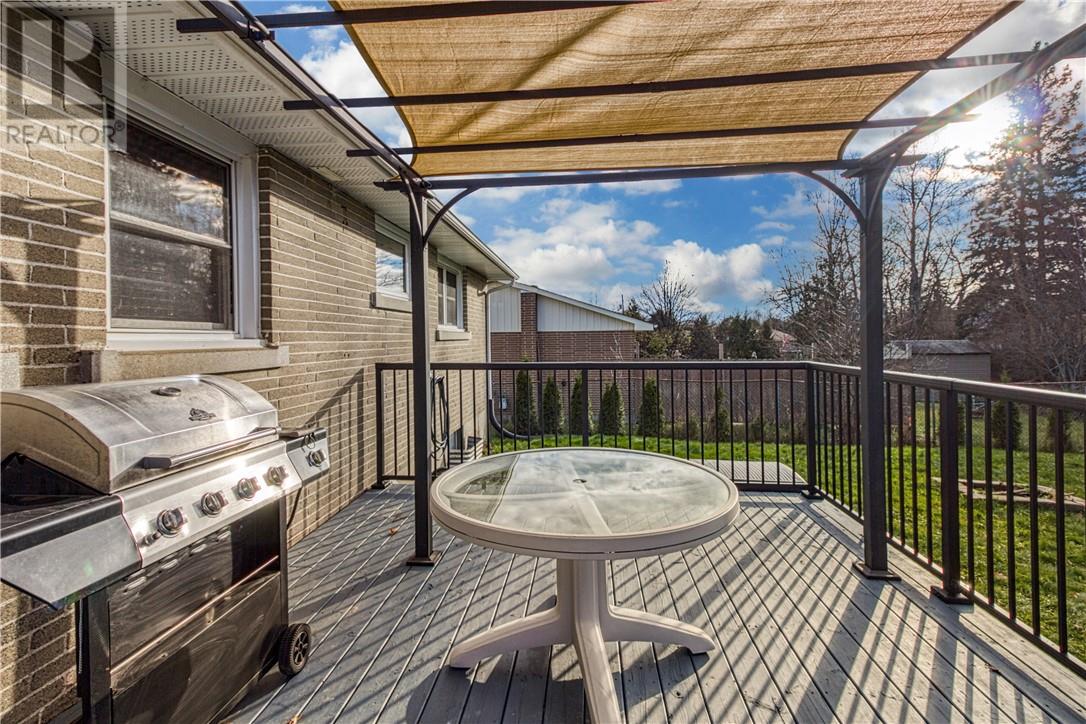 1607 Carling Crescent - 22
