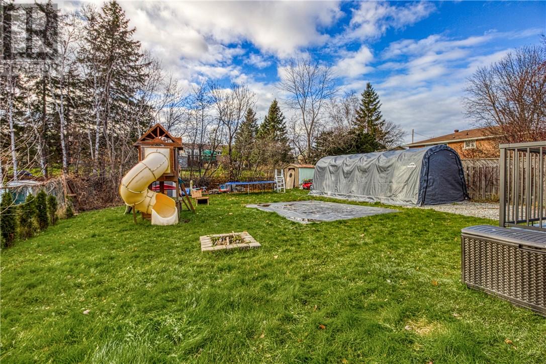 1607 Carling Crescent - 25