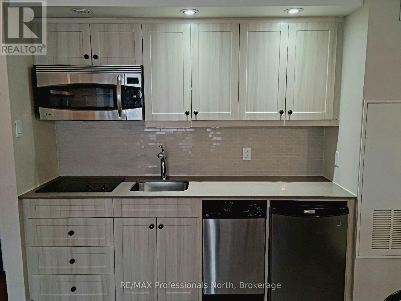 #55-301 1235 Deerhurst Drive, Huntsville (Chaffey), Ontario, P1H2E8, Huntsville (Chaffey), Ontario — photo 4 of 5