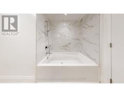 2466b Bayview Avenue, Toronto, ON M2L1A7 Photo 39