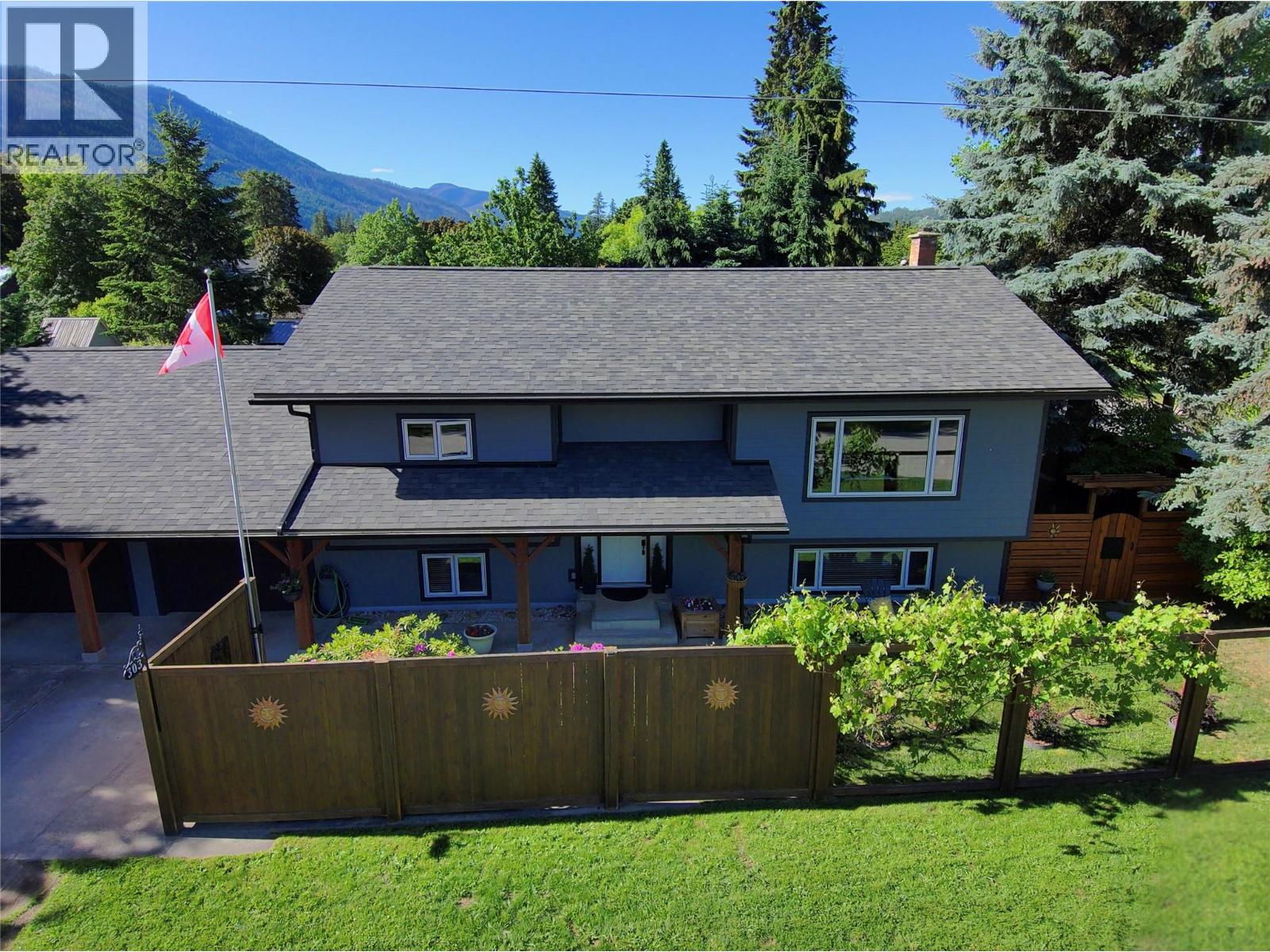 303 DELANY Avenue - 2