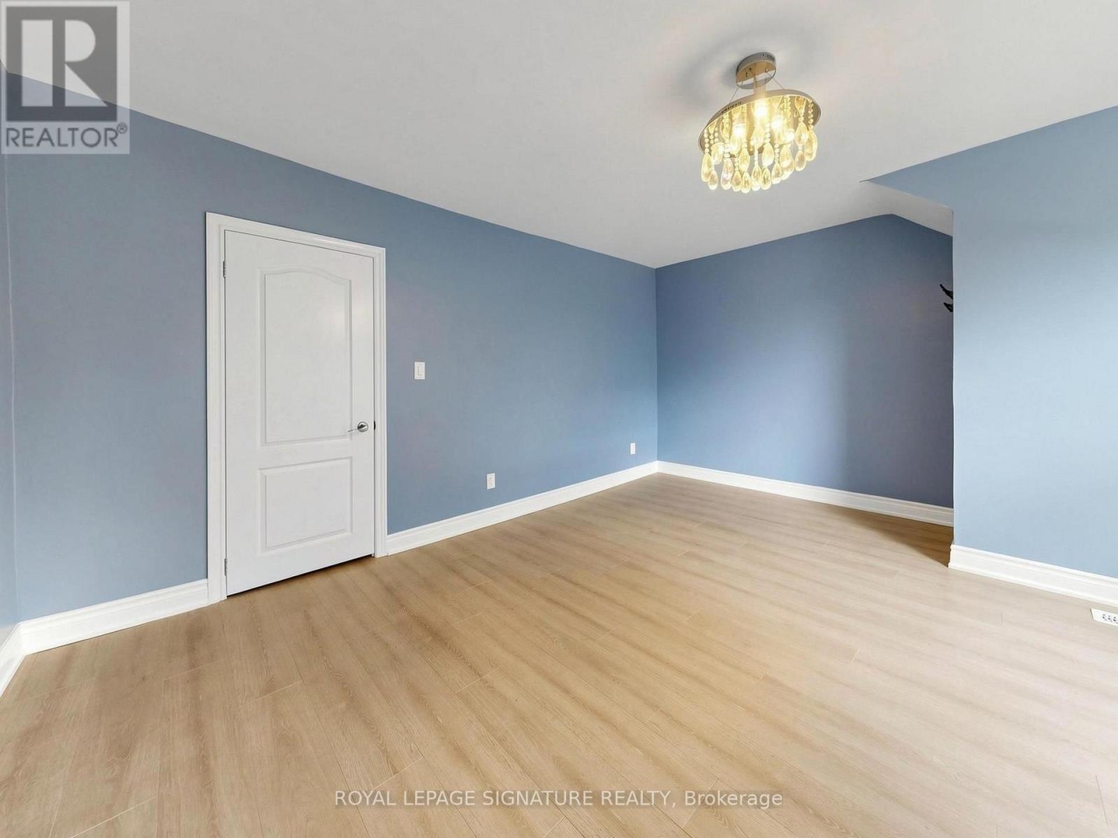 8 HARRIS AVENUE - 25