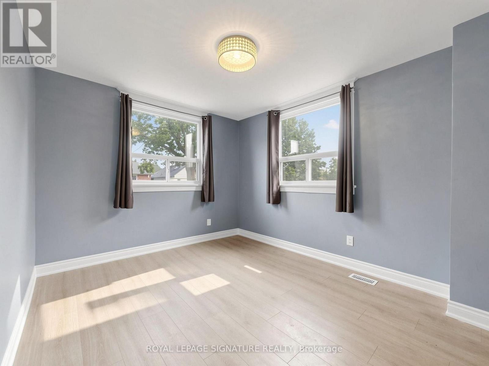 8 HARRIS AVENUE - Image 26