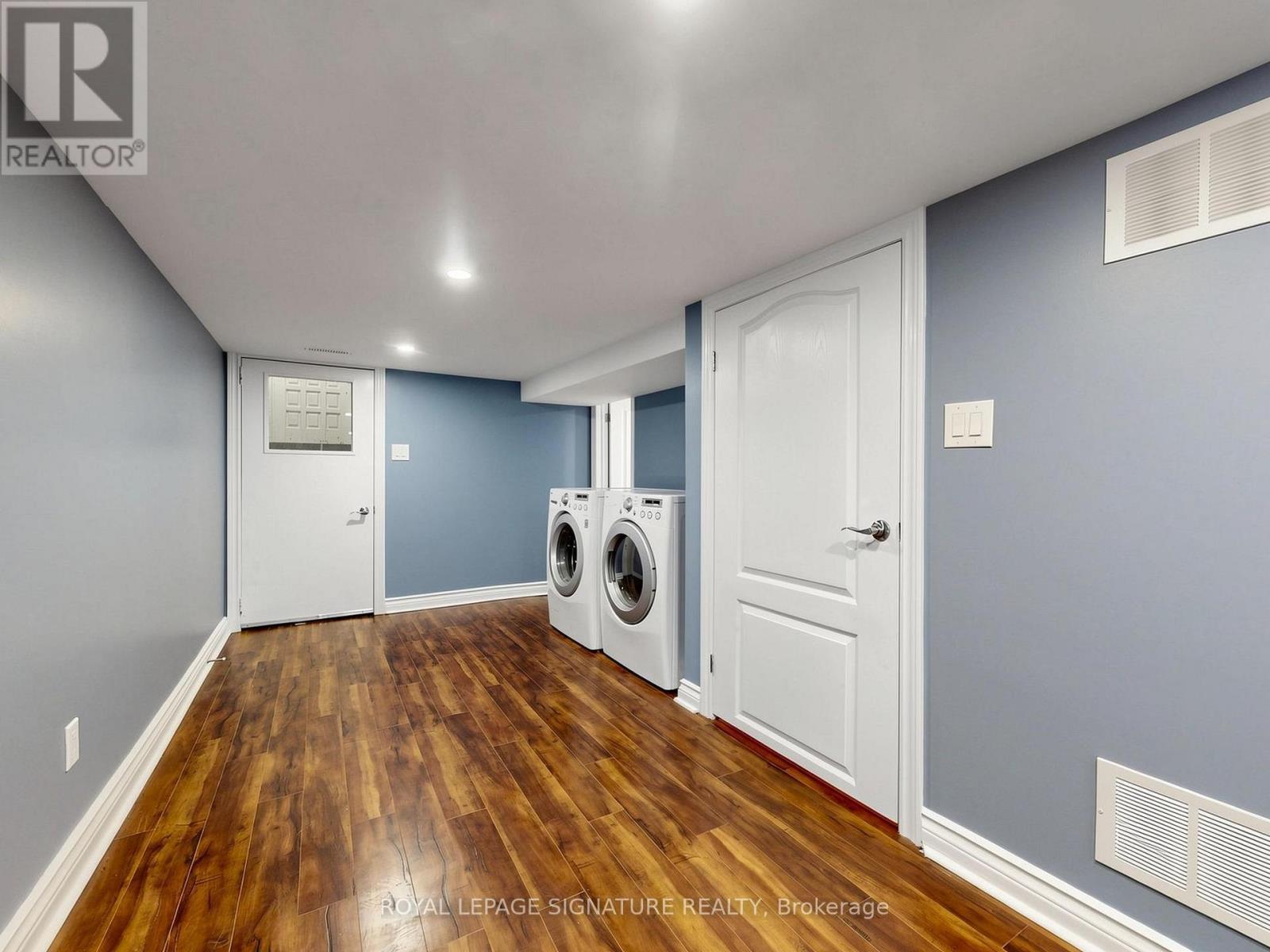 8 HARRIS AVENUE - 33