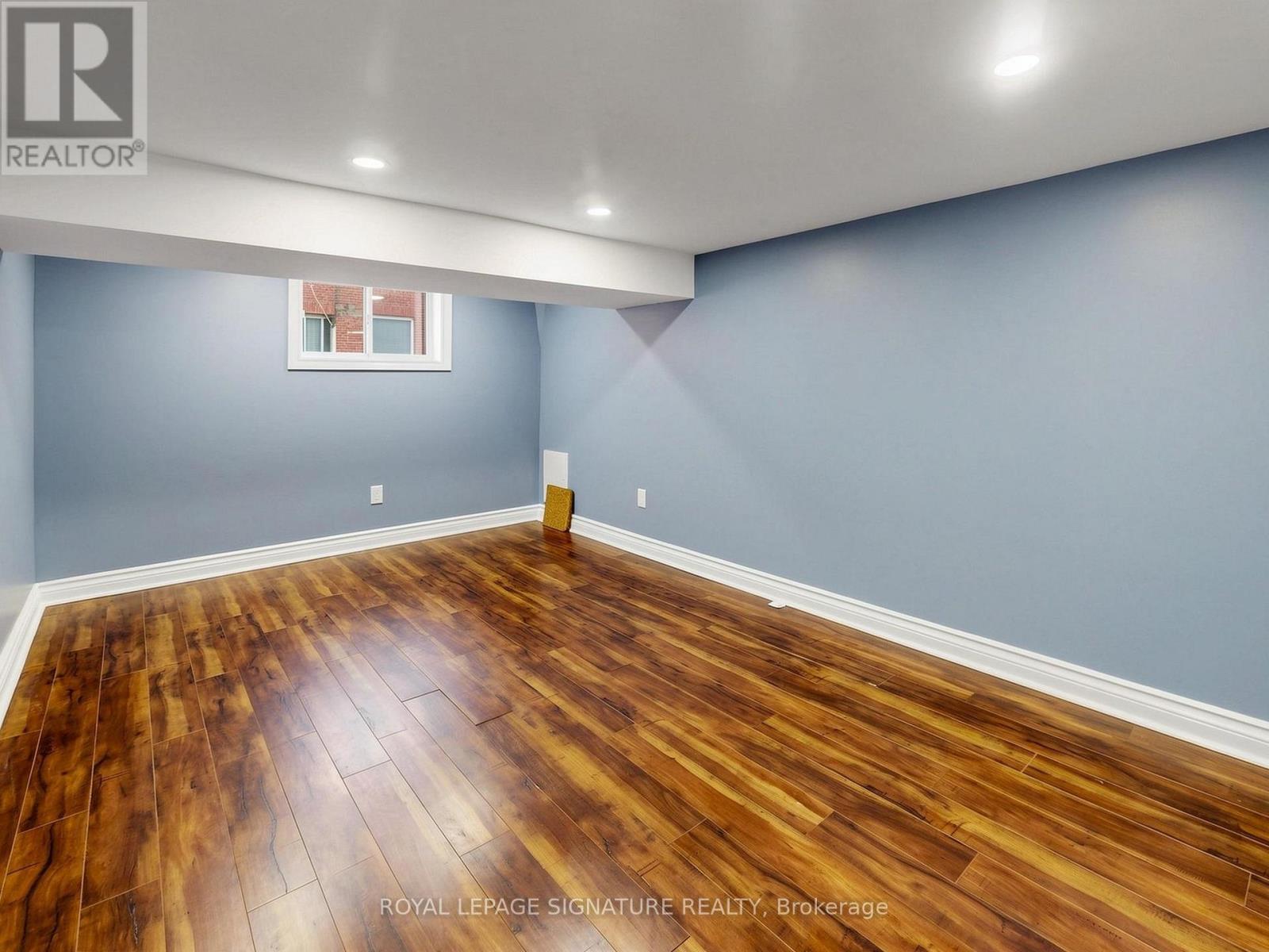 8 HARRIS AVENUE - 35