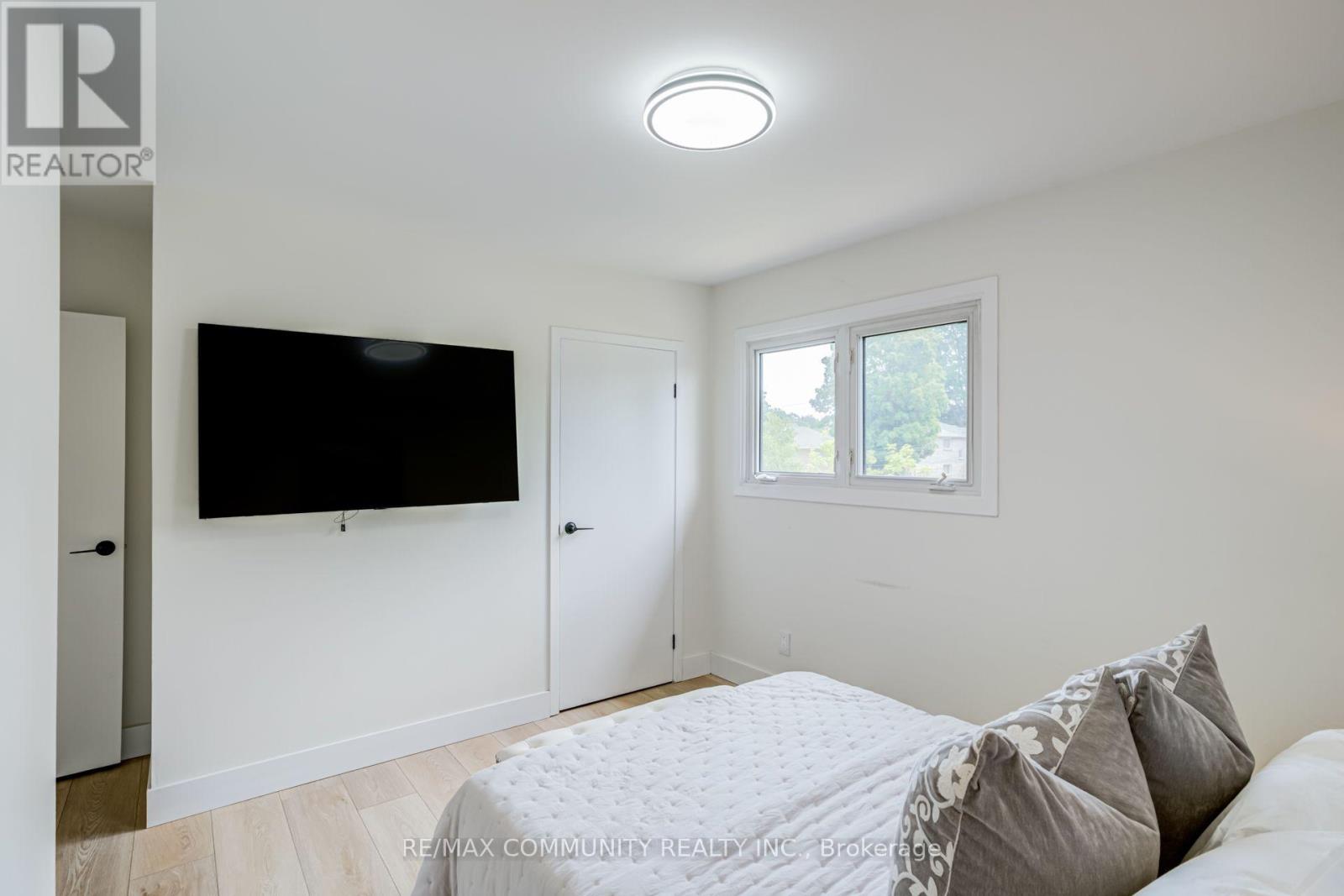 90 EUCLID AVENUE - 29
