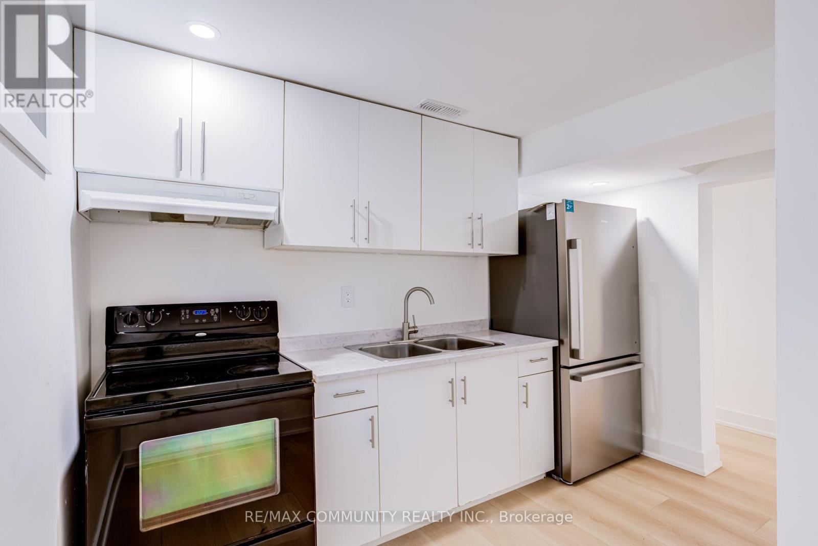 90 EUCLID AVENUE - 38