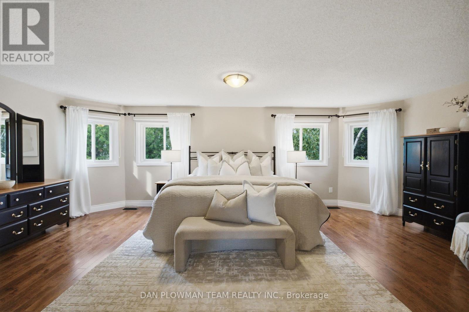 6 SADDLEBROOK COURT - 18