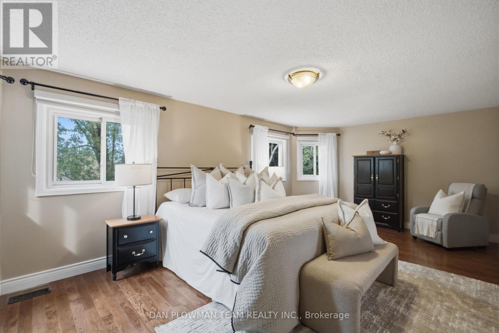 6 SADDLEBROOK COURT - 19