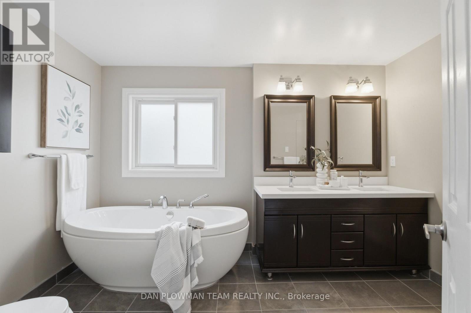6 SADDLEBROOK COURT - 21