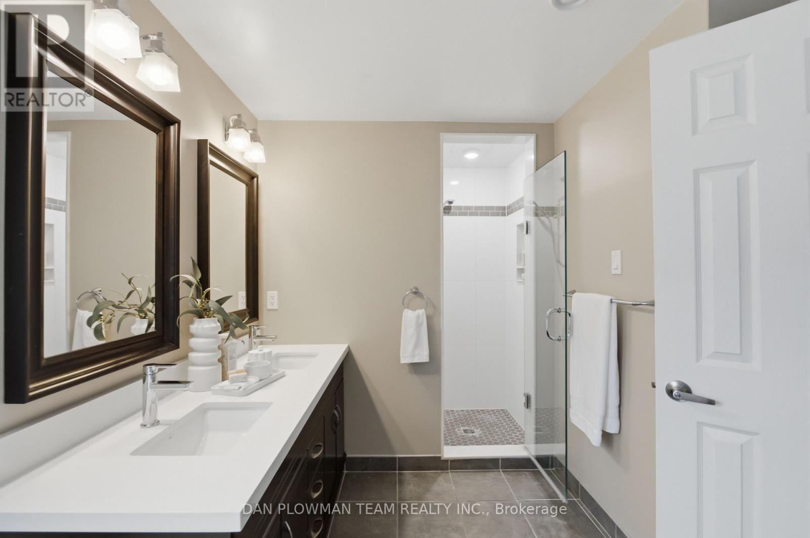6 SADDLEBROOK COURT - 22