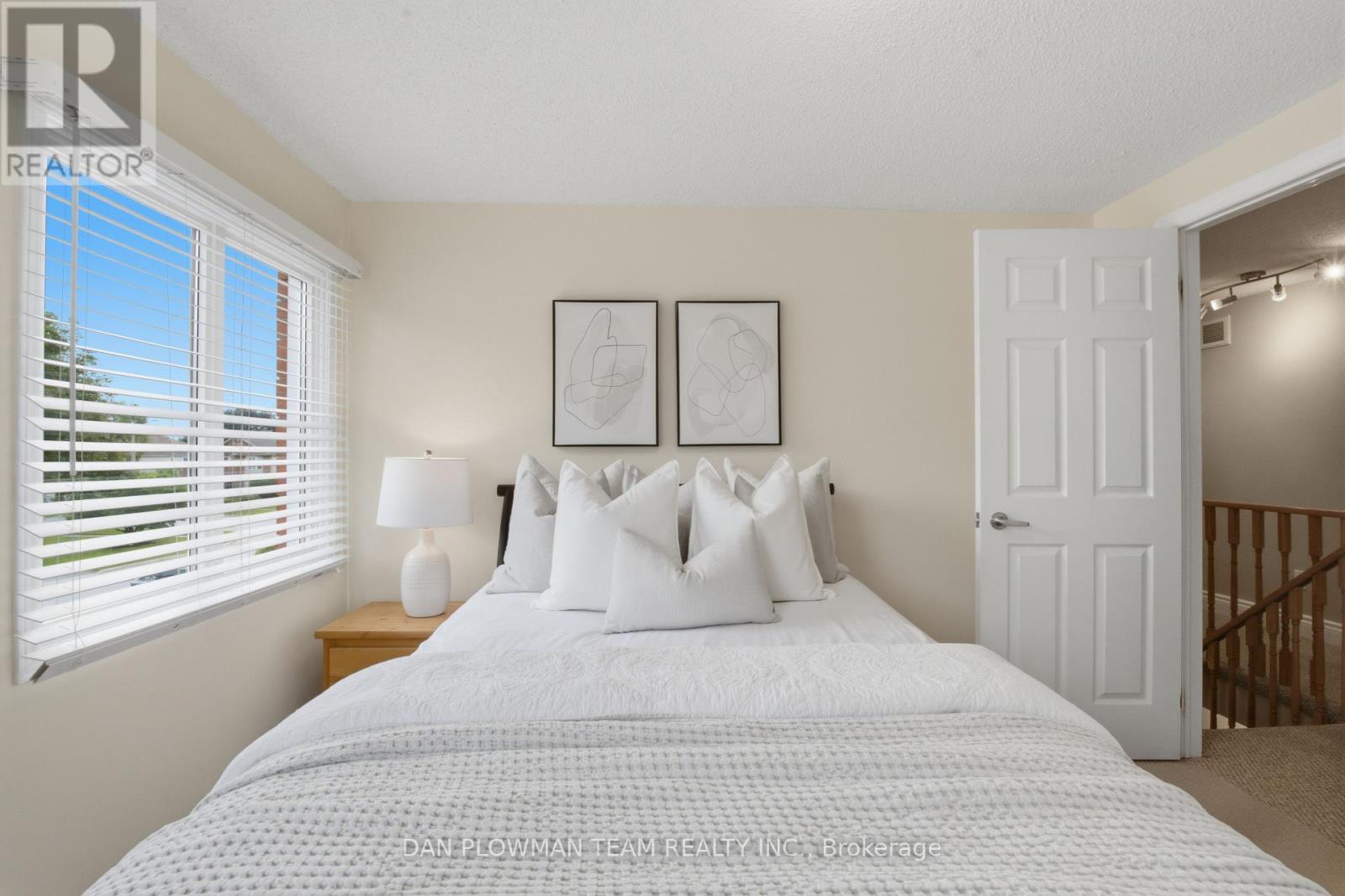 6 SADDLEBROOK COURT - 25