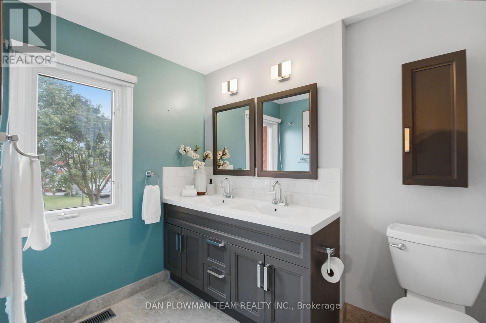 6 SADDLEBROOK COURT - 30