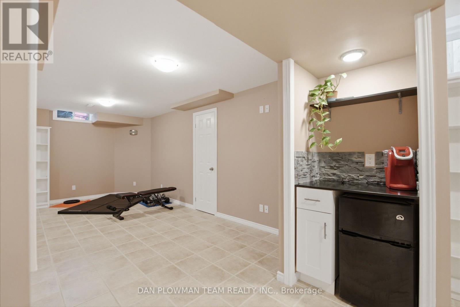 6 SADDLEBROOK COURT - 36
