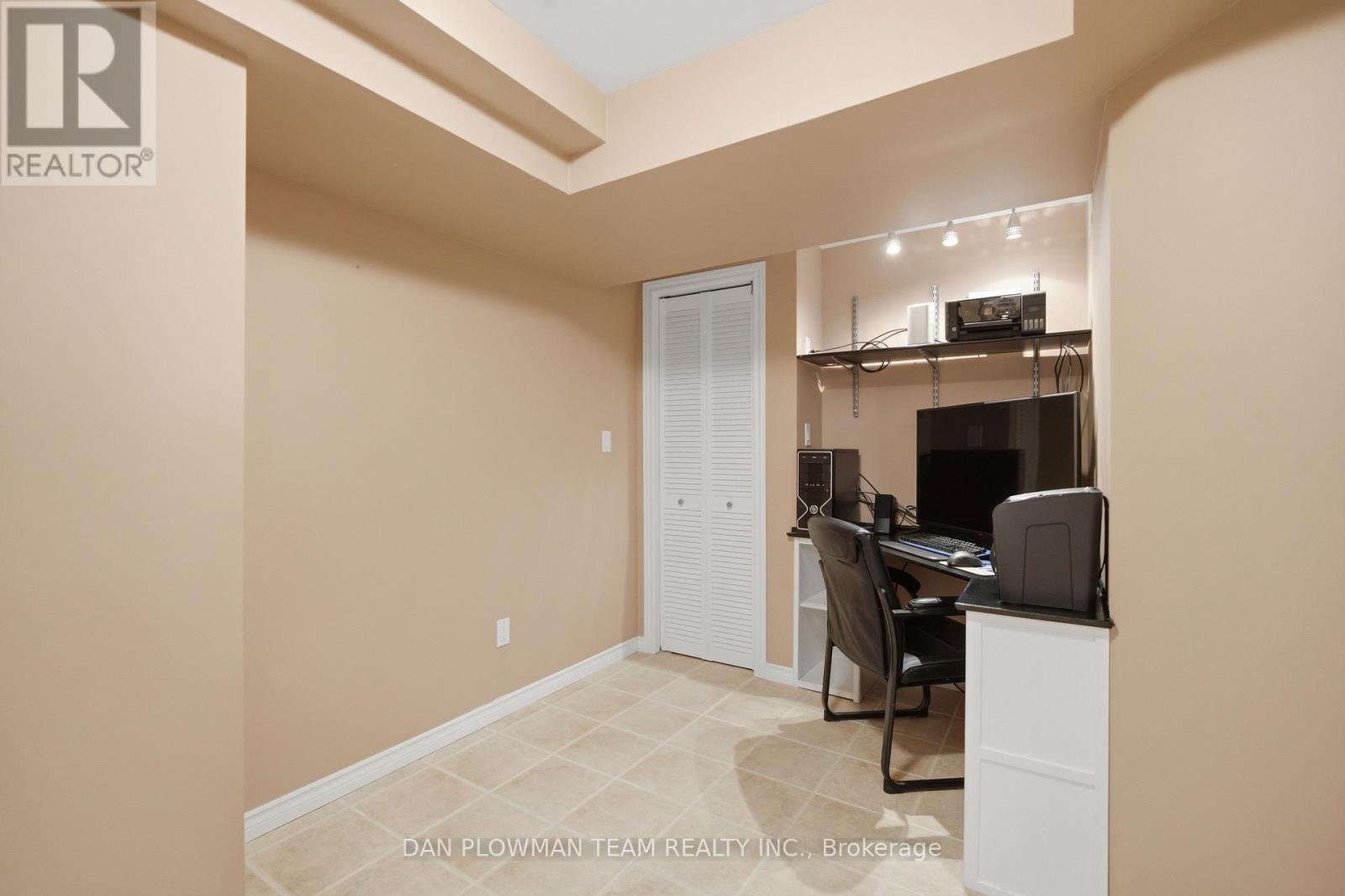 6 SADDLEBROOK COURT - 37