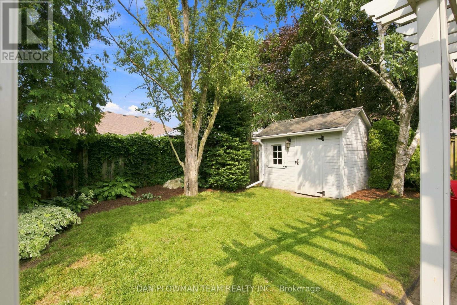 6 SADDLEBROOK COURT - 39