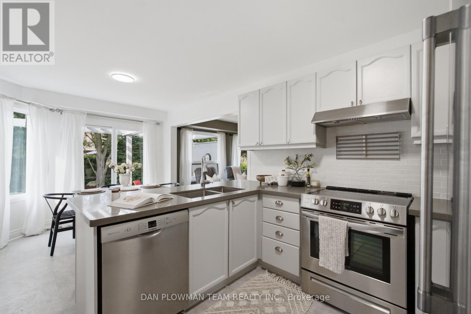 6 SADDLEBROOK COURT - 9
