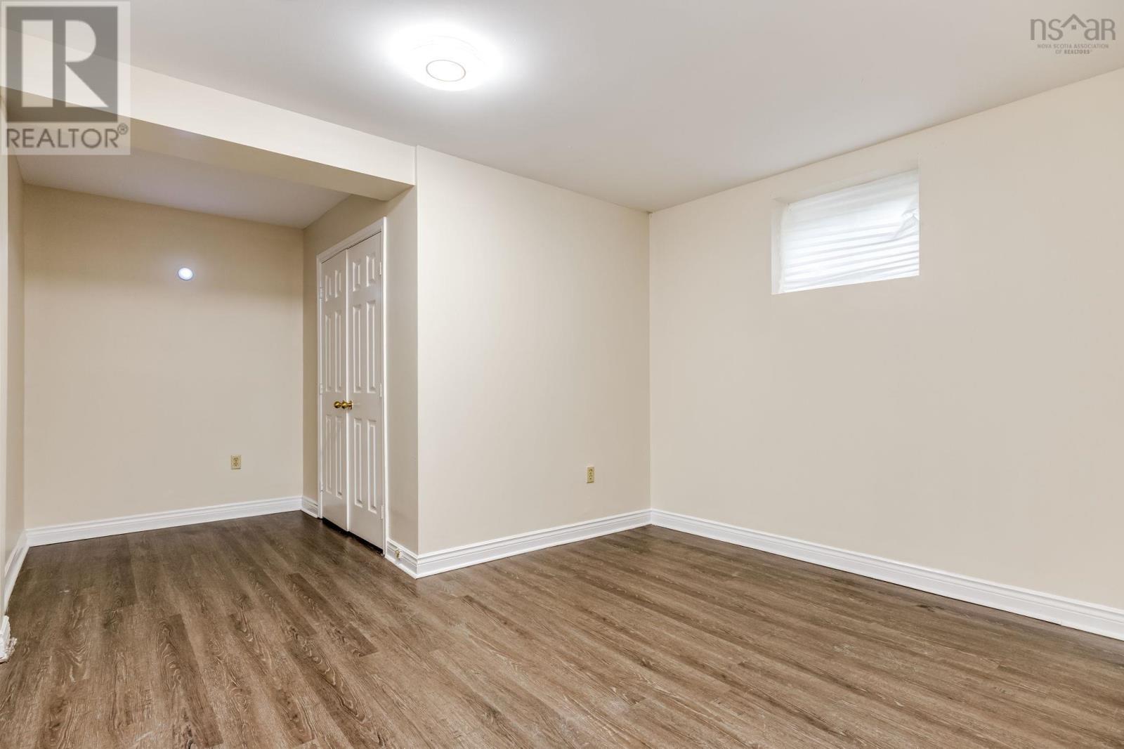 #9 77 Collins Grove - 31