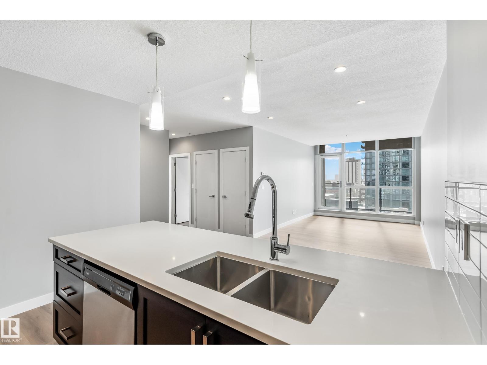 #910 10238 103 ST NW - 10