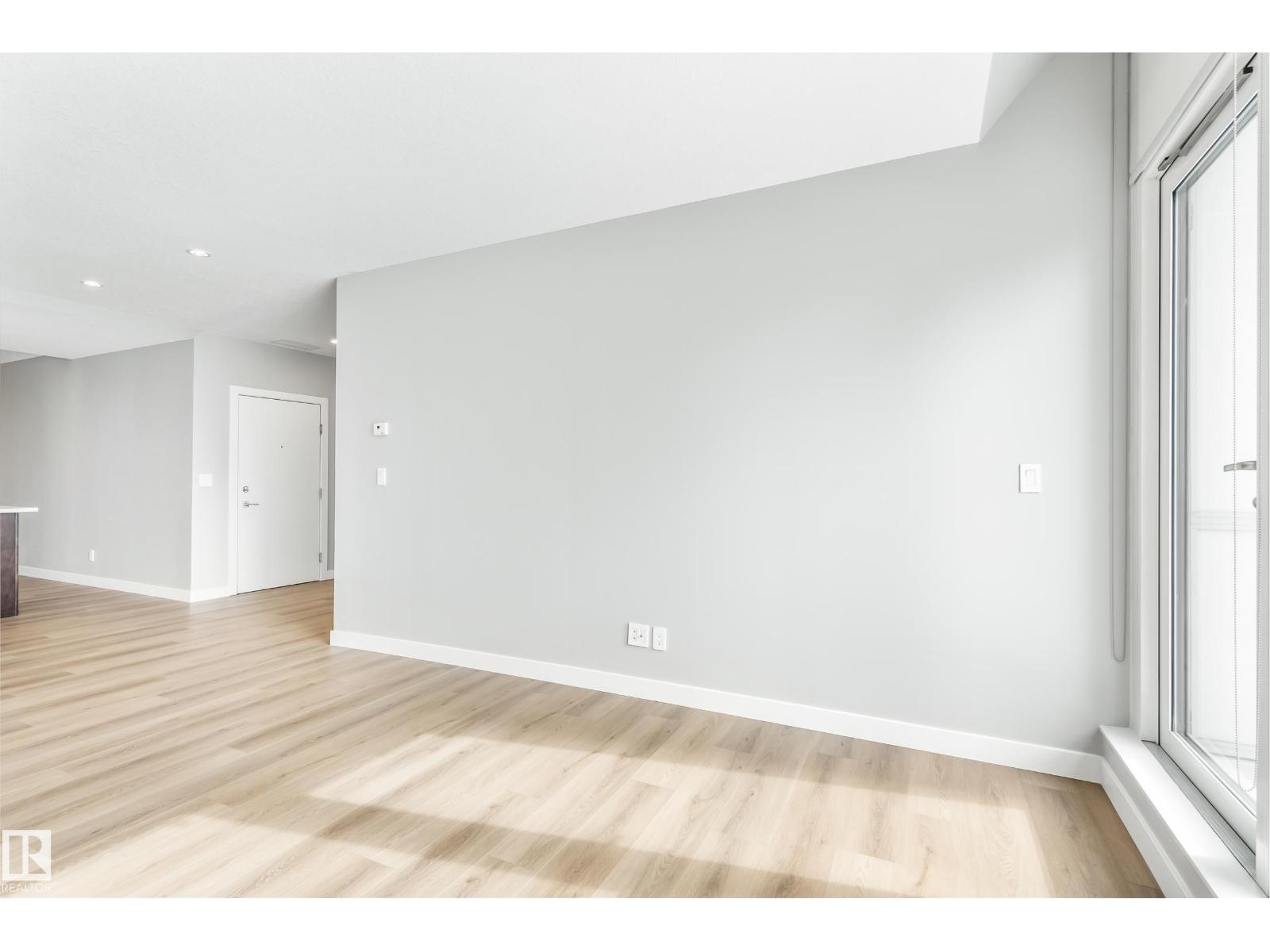 #910 10238 103 ST NW - Image 13