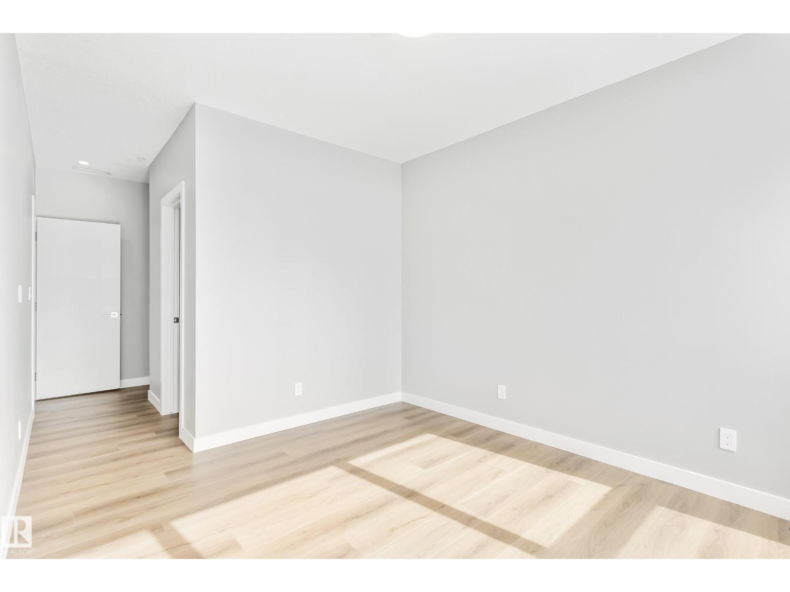#910 10238 103 ST NW - Image 17