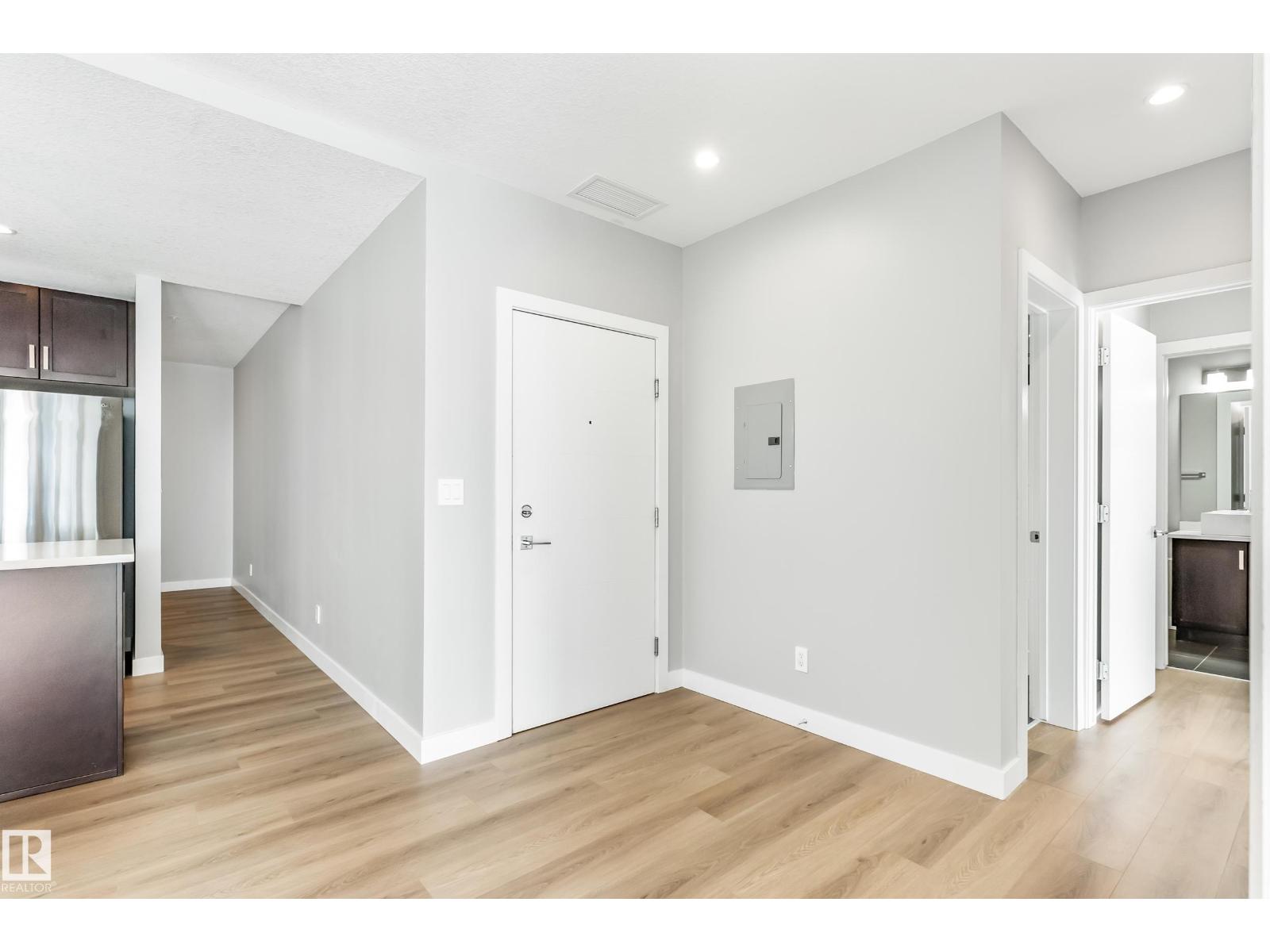 #910 10238 103 ST NW - 23