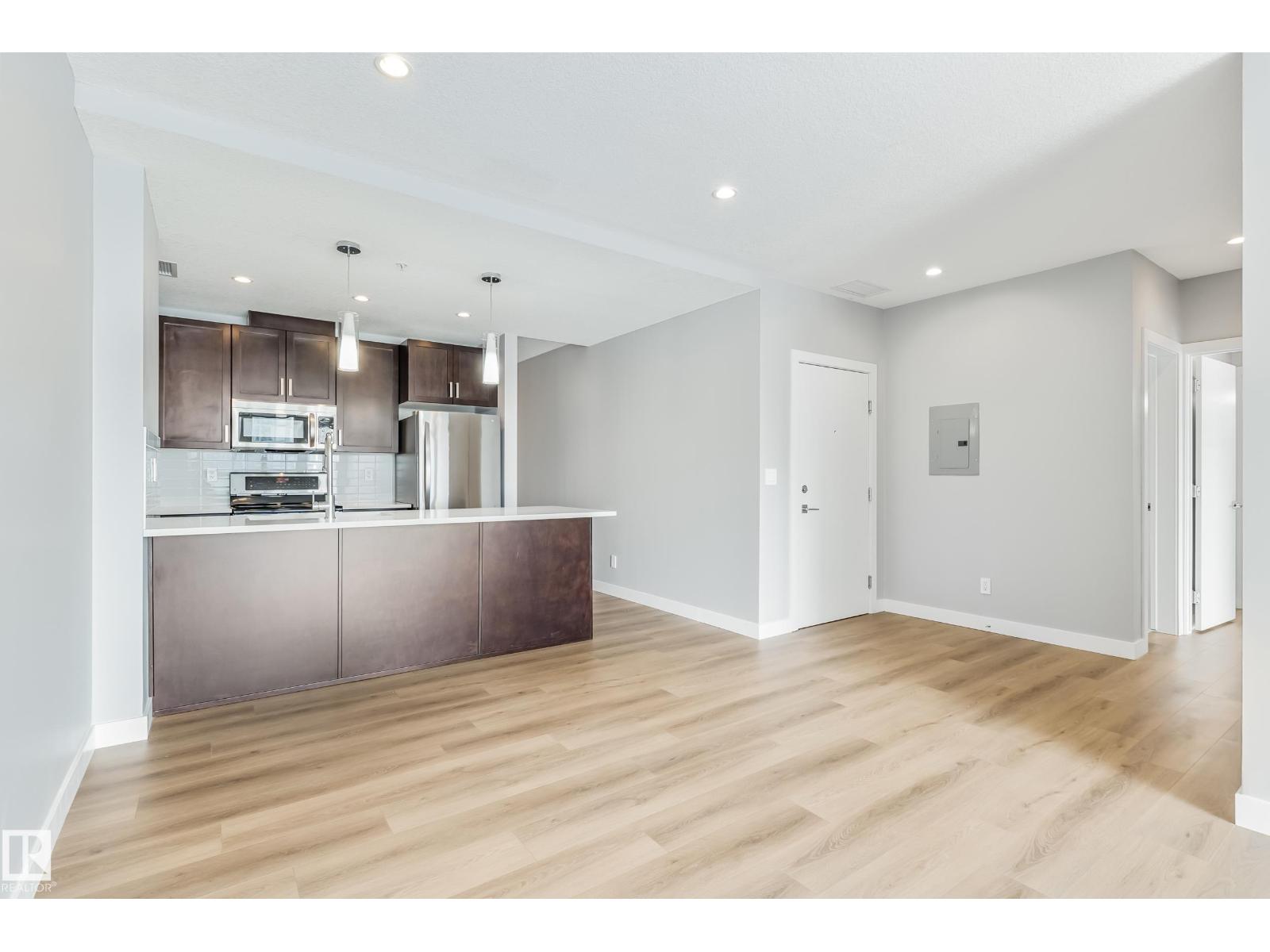 #910 10238 103 ST NW - Image 6