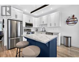 74 Bennett Avenue thumbnail 11