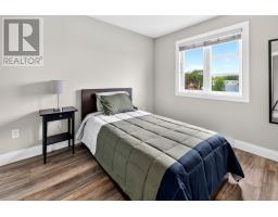 74 Bennett Avenue thumbnail 27