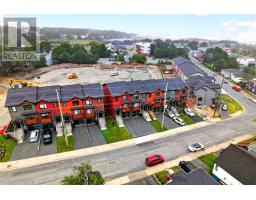 74 Bennett Avenue thumbnail 3