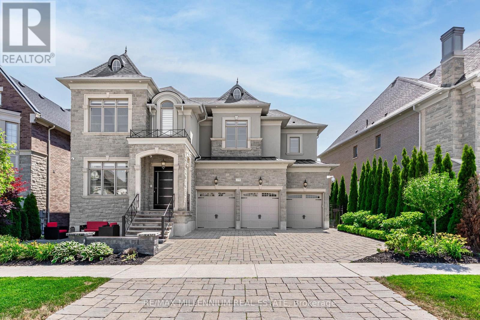 175 WOODGATE PINES DRIVE