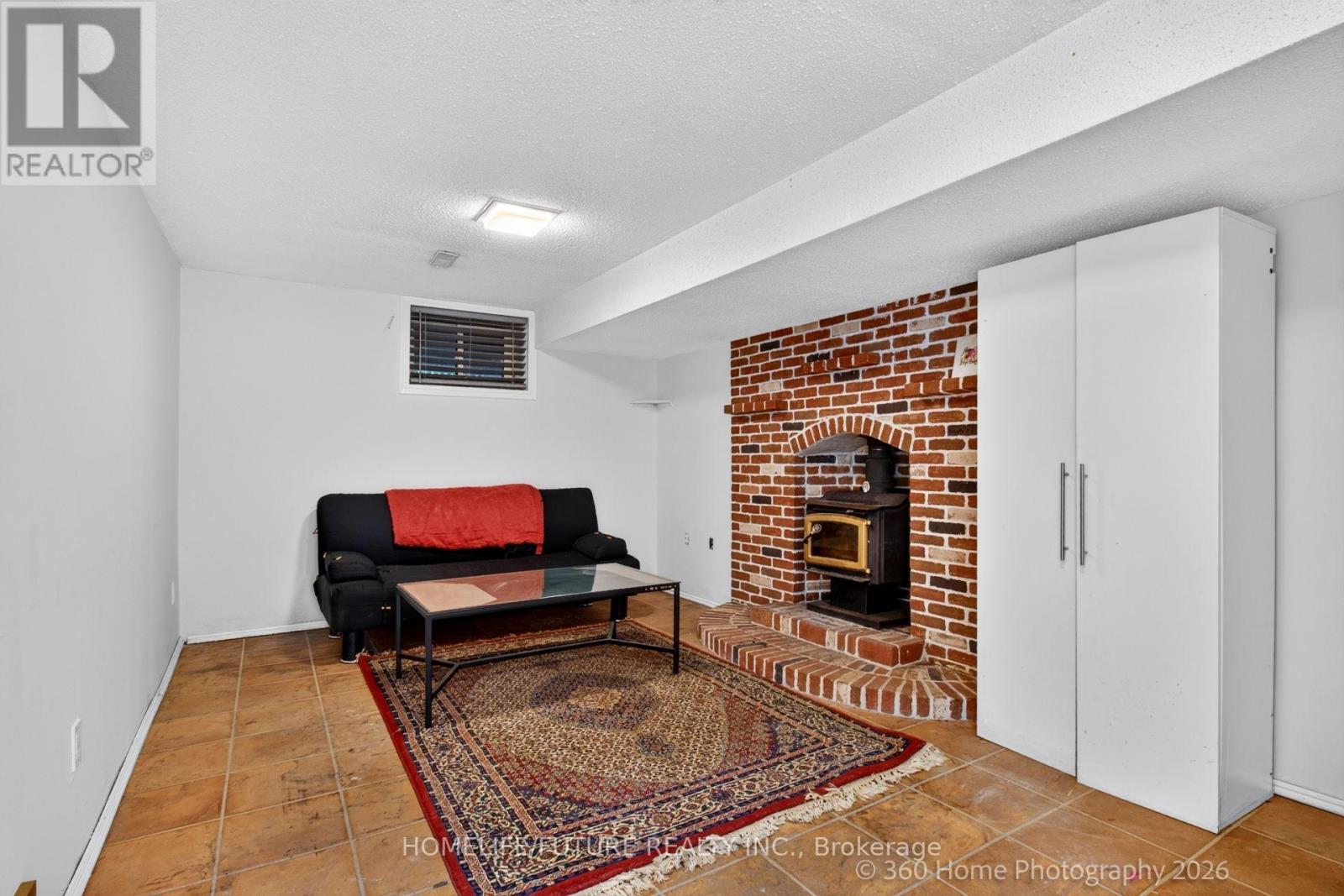 61 TURNER COURT - 18
